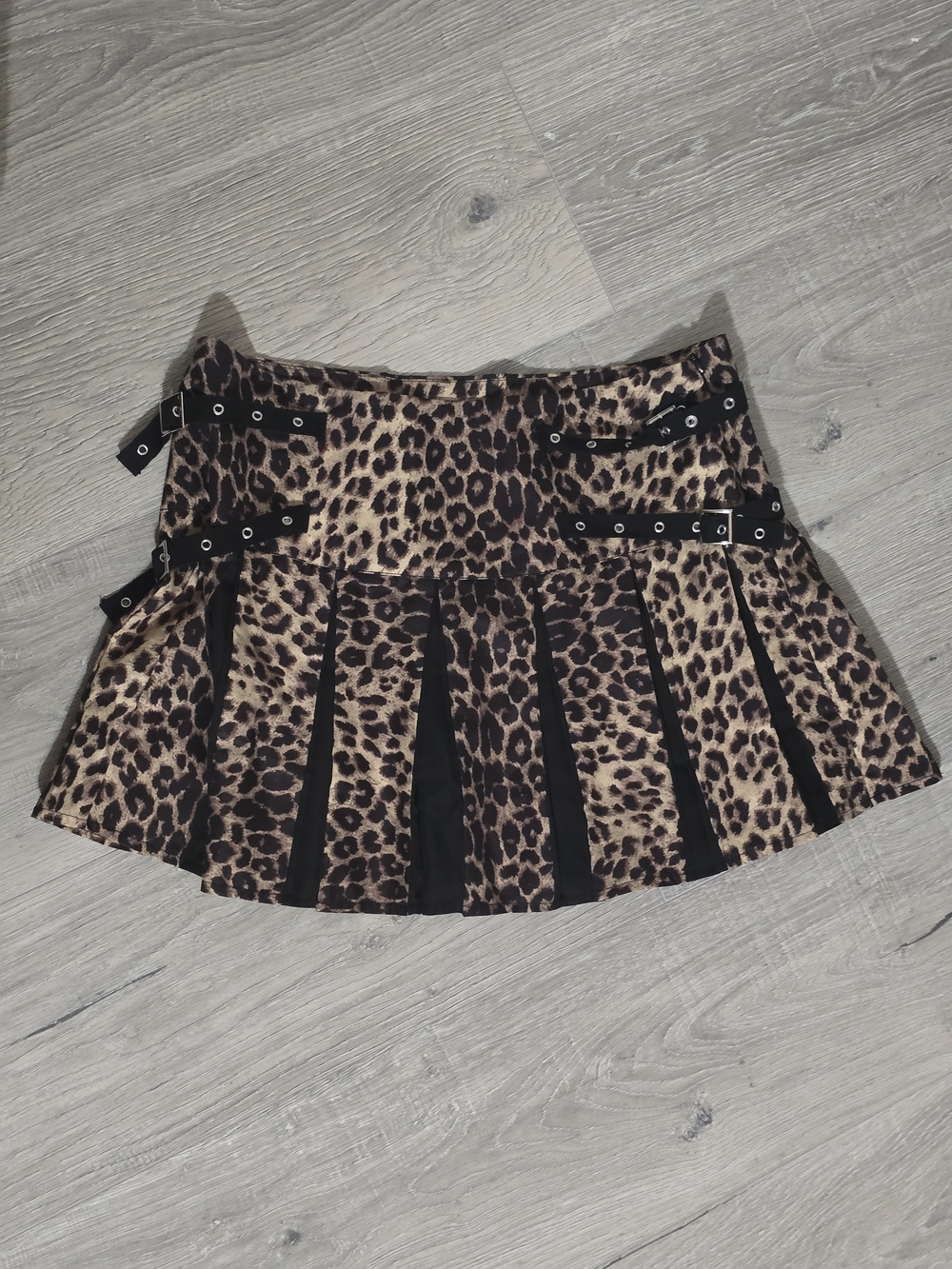 Leopard Print Pleated Mini Skirt with Black Trim